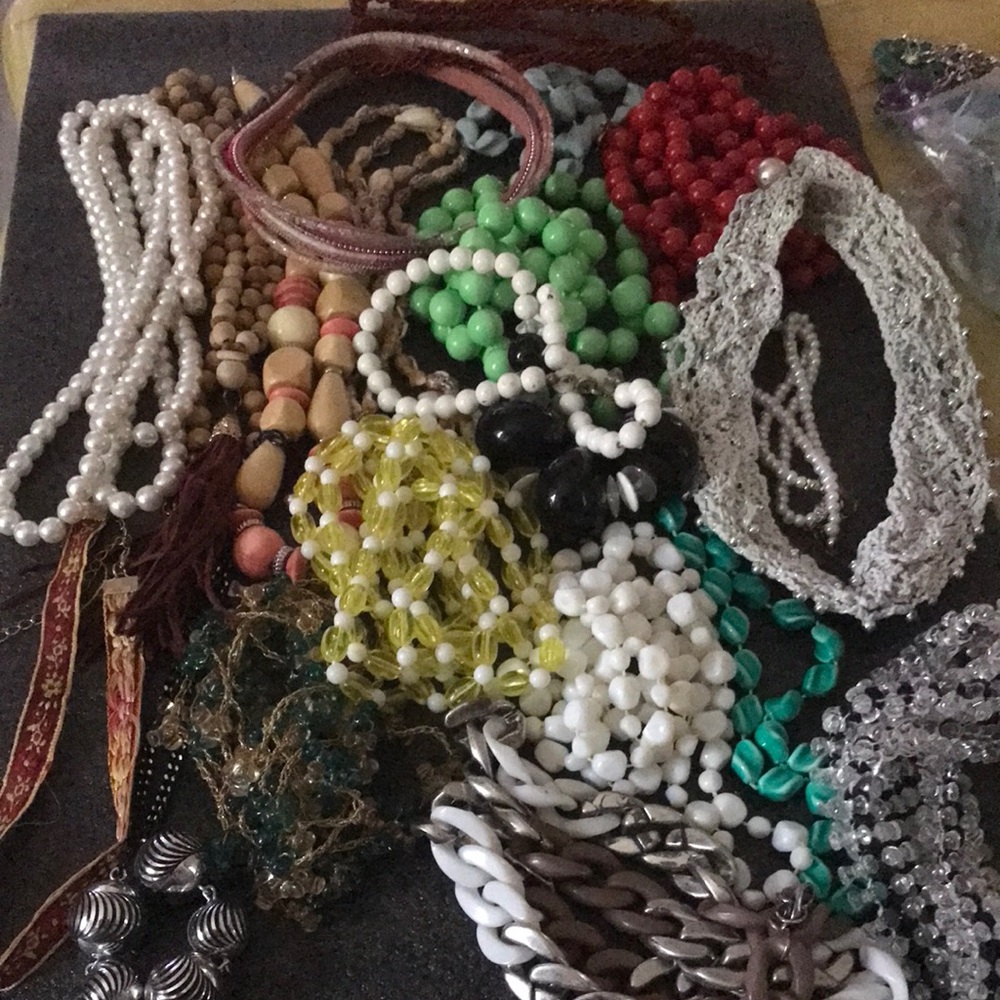 Assorted Women’s Beaded Necklace Set in White, Green, Red, Yellow, Black